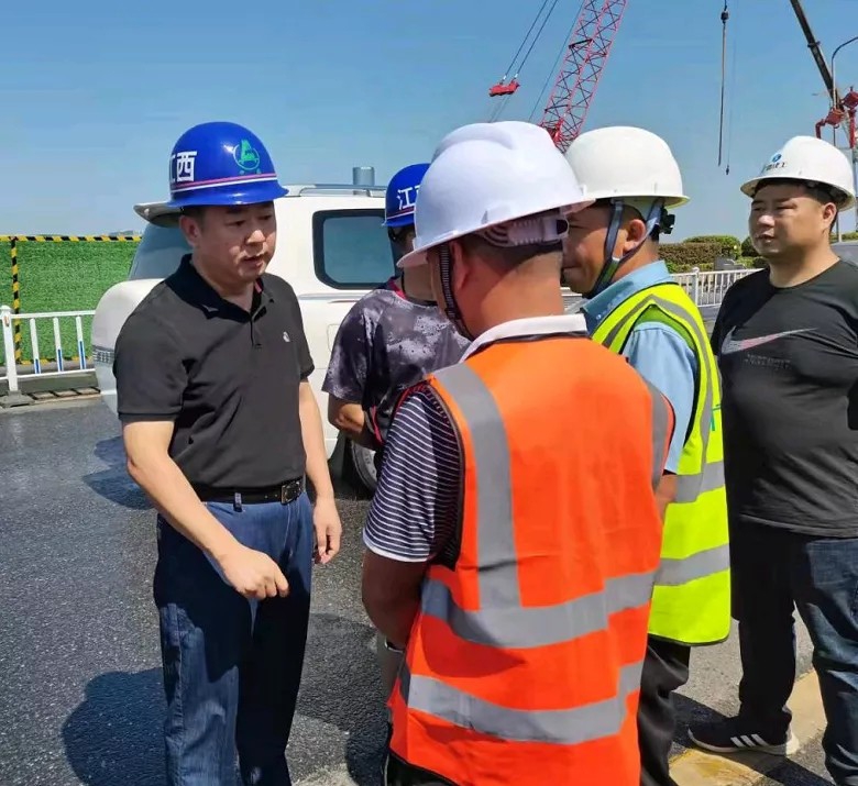 罗辉到沿江中北大道快速路刷新工程、、、真君路隧道工程项目检查事情