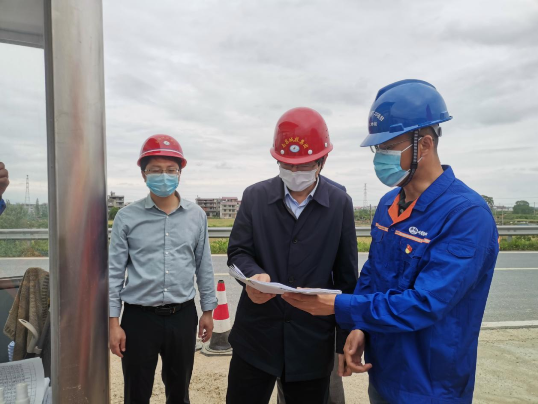 集团党委委员、、纪委书记何志敏赴西二环高速项目检查疫情防控事情